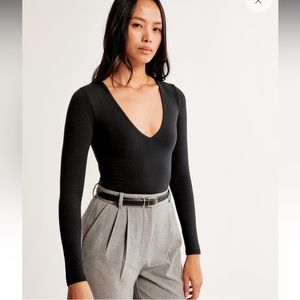 Long-Sleeve Cotton-Blend soft A&F Seamless Fabric V-Neck Bodysuit size small